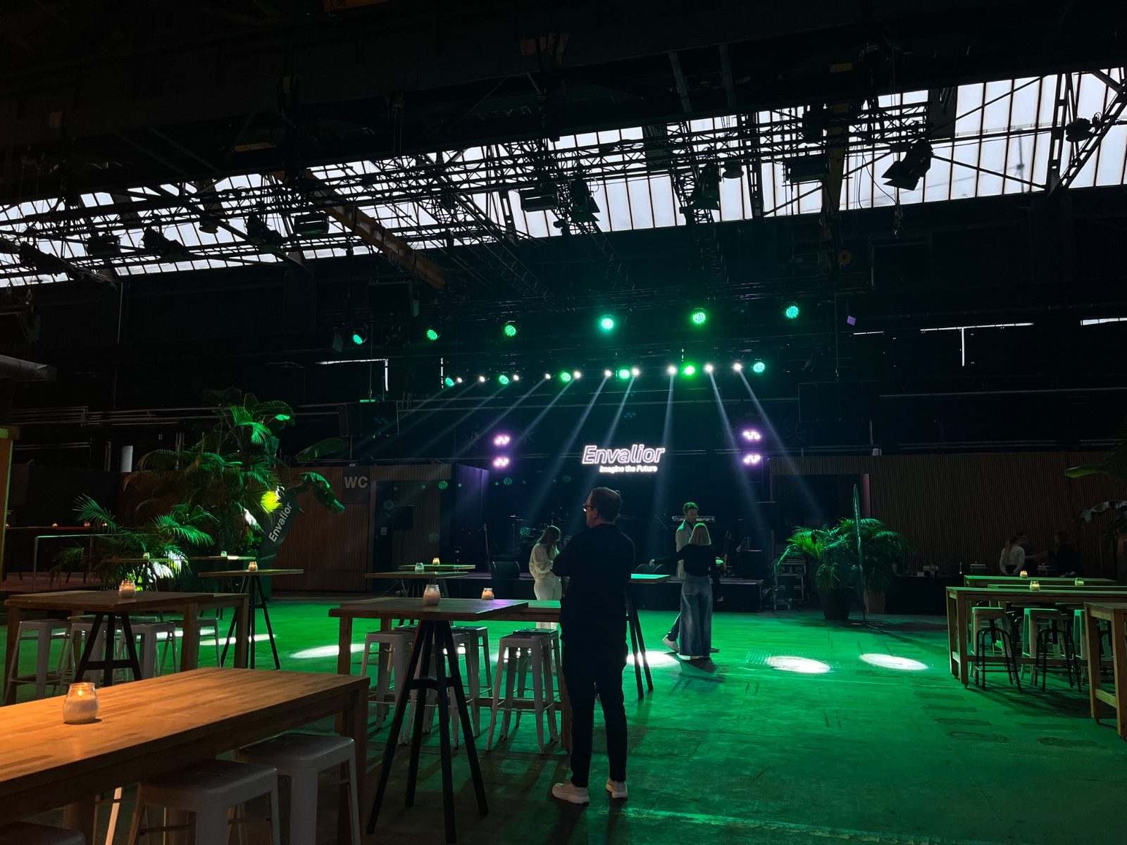 Empty venue before build-up, industrial hall 14