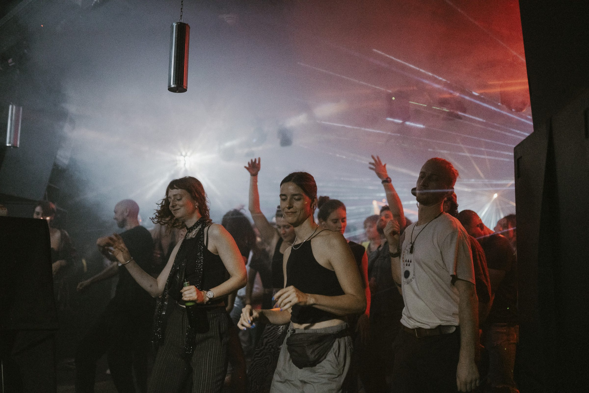 Hard-Art crowd immersed in the night