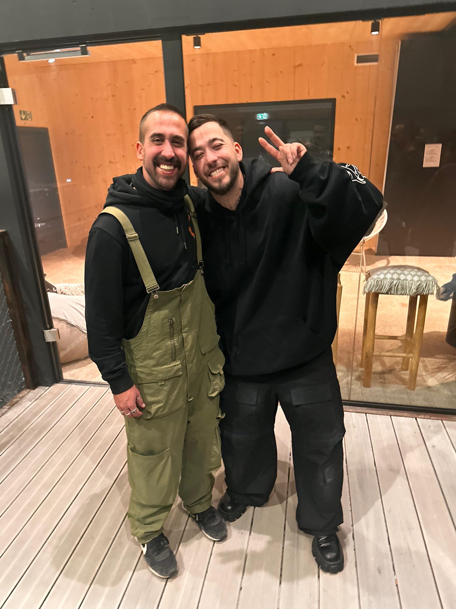 Arthur with Mahmut Orhan backstage