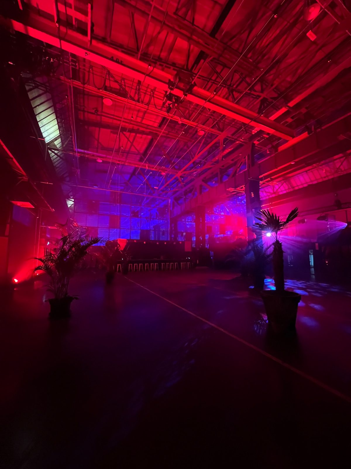 Empty venue before build-up, industrial hall 16